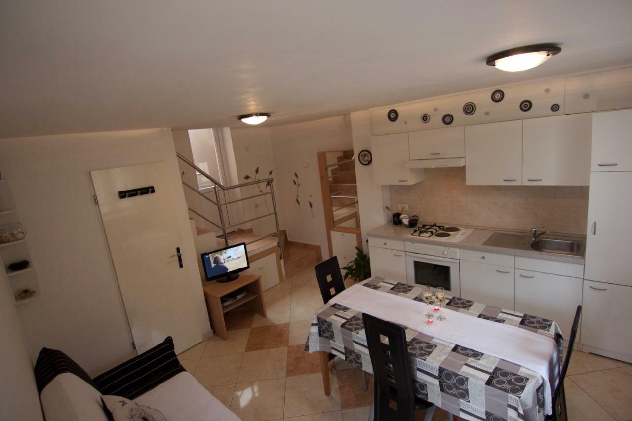 Apartmani Loreta Mali Lošinj Exterior foto